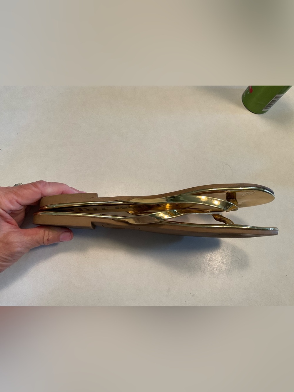 Sam & Libby metallic gold flat flip-flop sandals - Picture 4 of 7